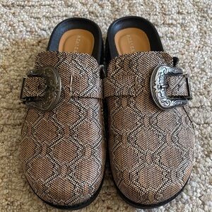 Azalea Wang Clogs- Size 8- Brand New Never Worn